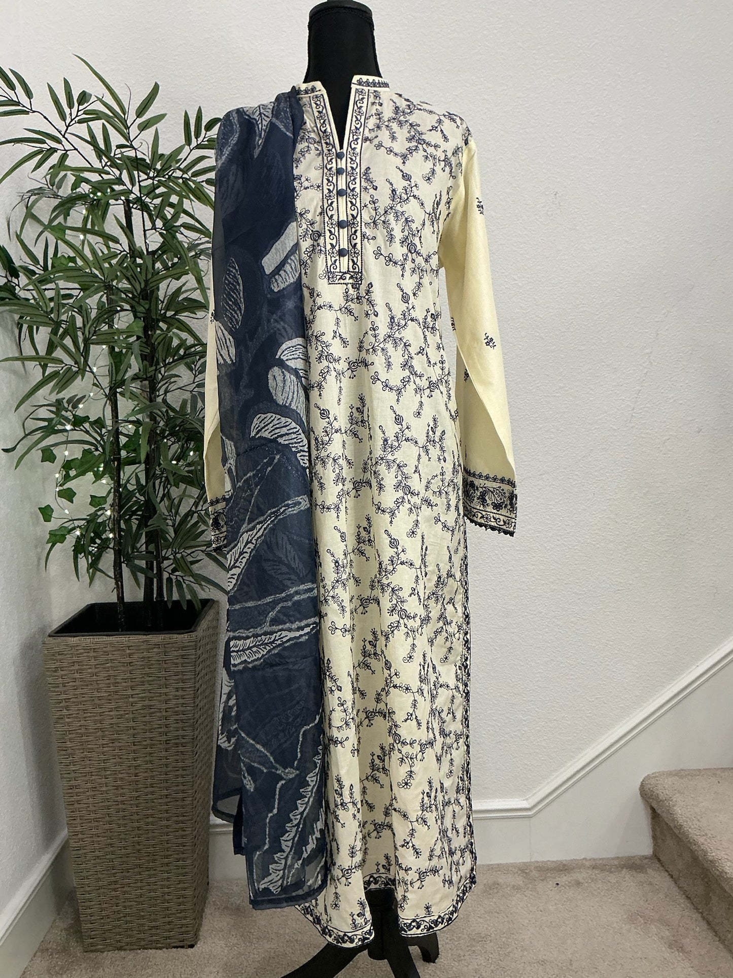 Ivory & Navy Floral Embroidered 3-Piece Suit Set
