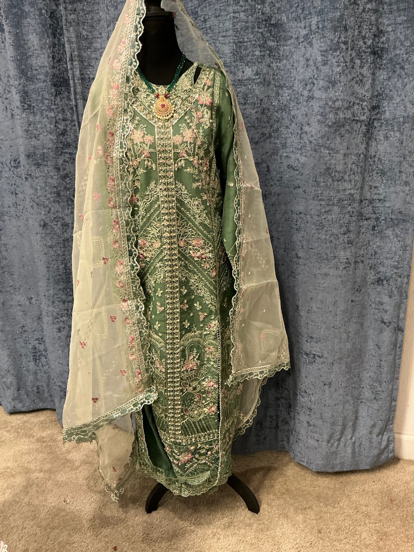 Emerald Green Embroidered 3-Piece Suit Set